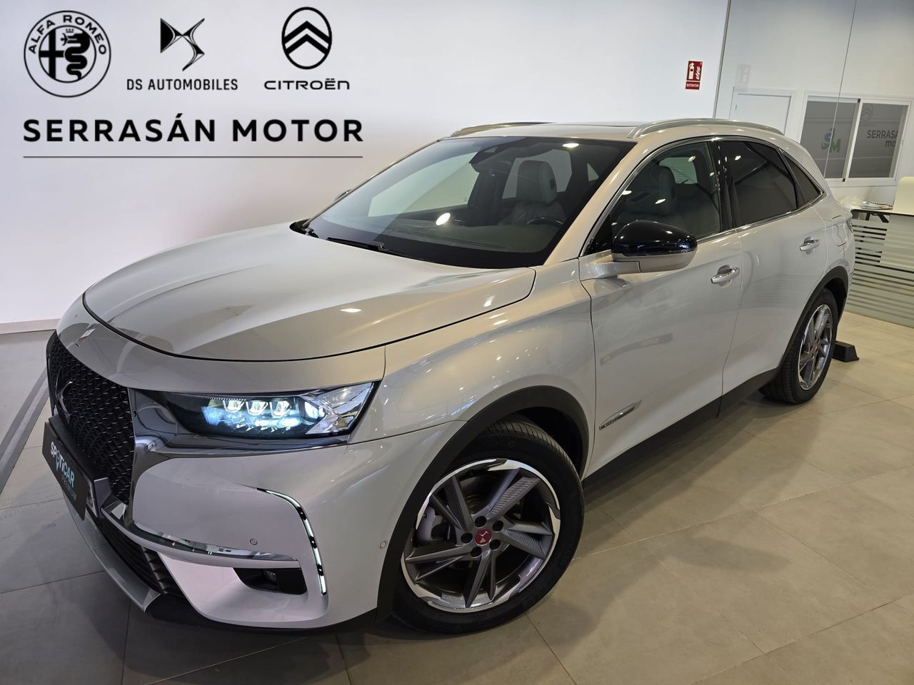 DS DS7 (1.6 ETense 300 GRAND CHIC Auto 4WD) en Badajoz
