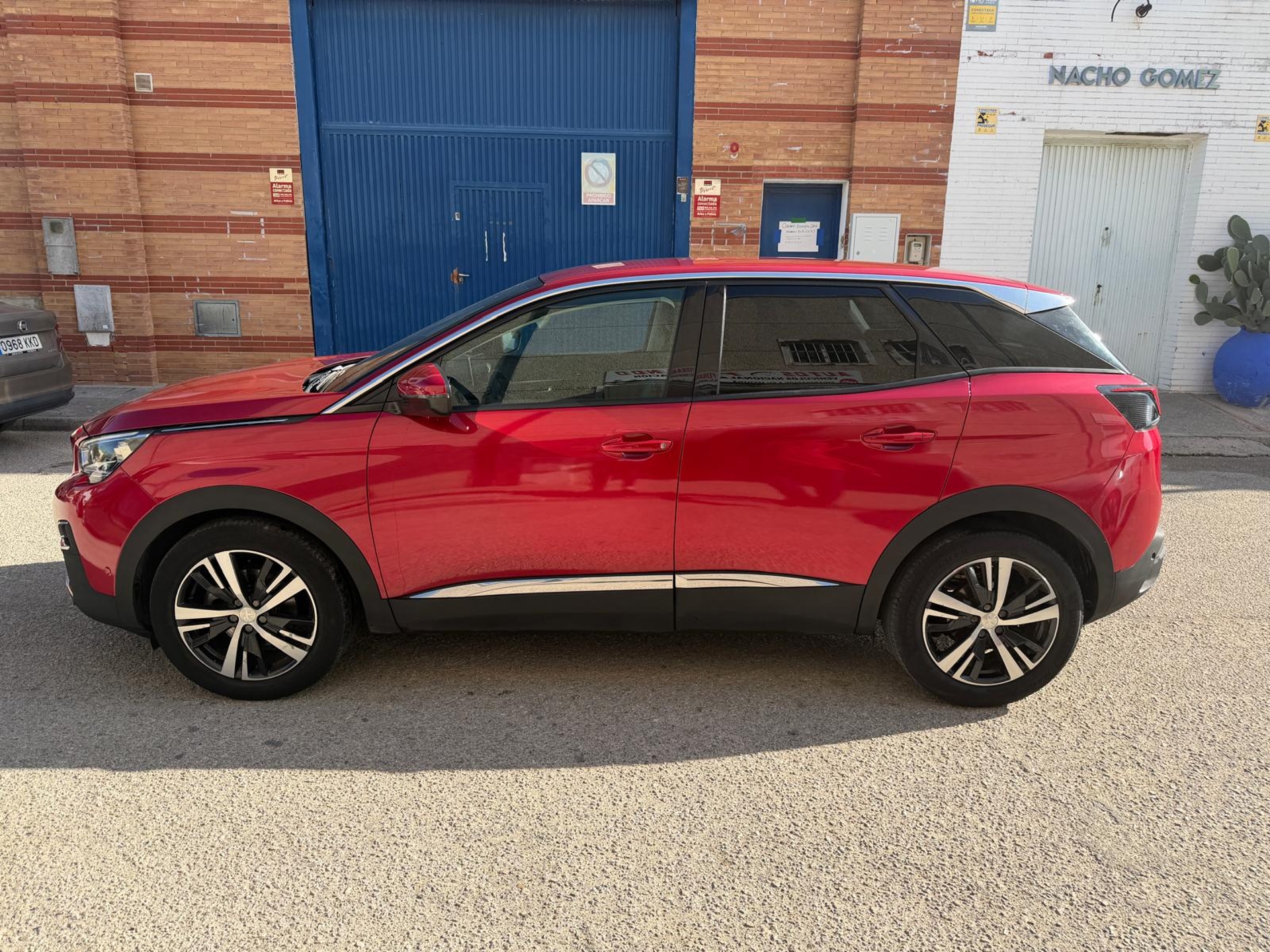 Imagen de PEUGEOT 3008