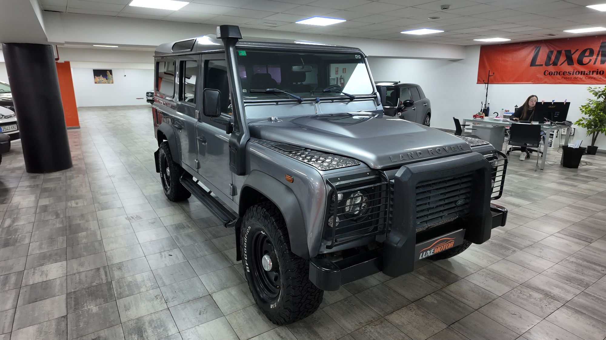LAND ROVER Defender (110 SW E) en Madrid