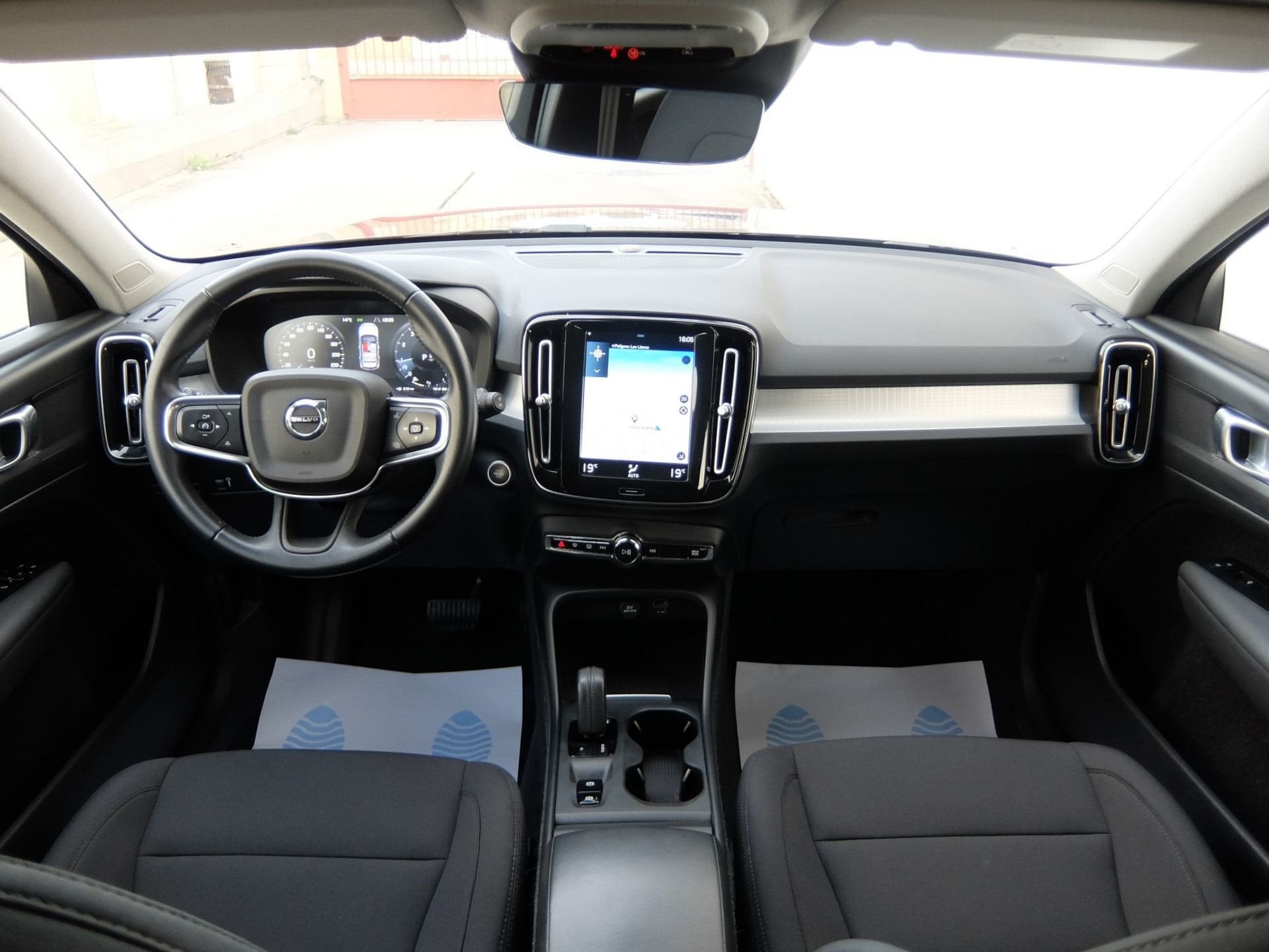 Foto del VOLVO XC40 T3 Momentum Pro Aut.