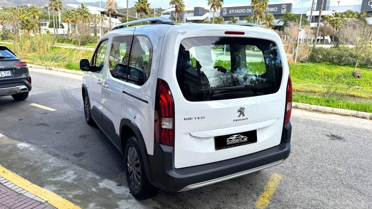 Foto del PEUGEOT Rifter 1.5BlueHDI S&S Allure Business Standard 100