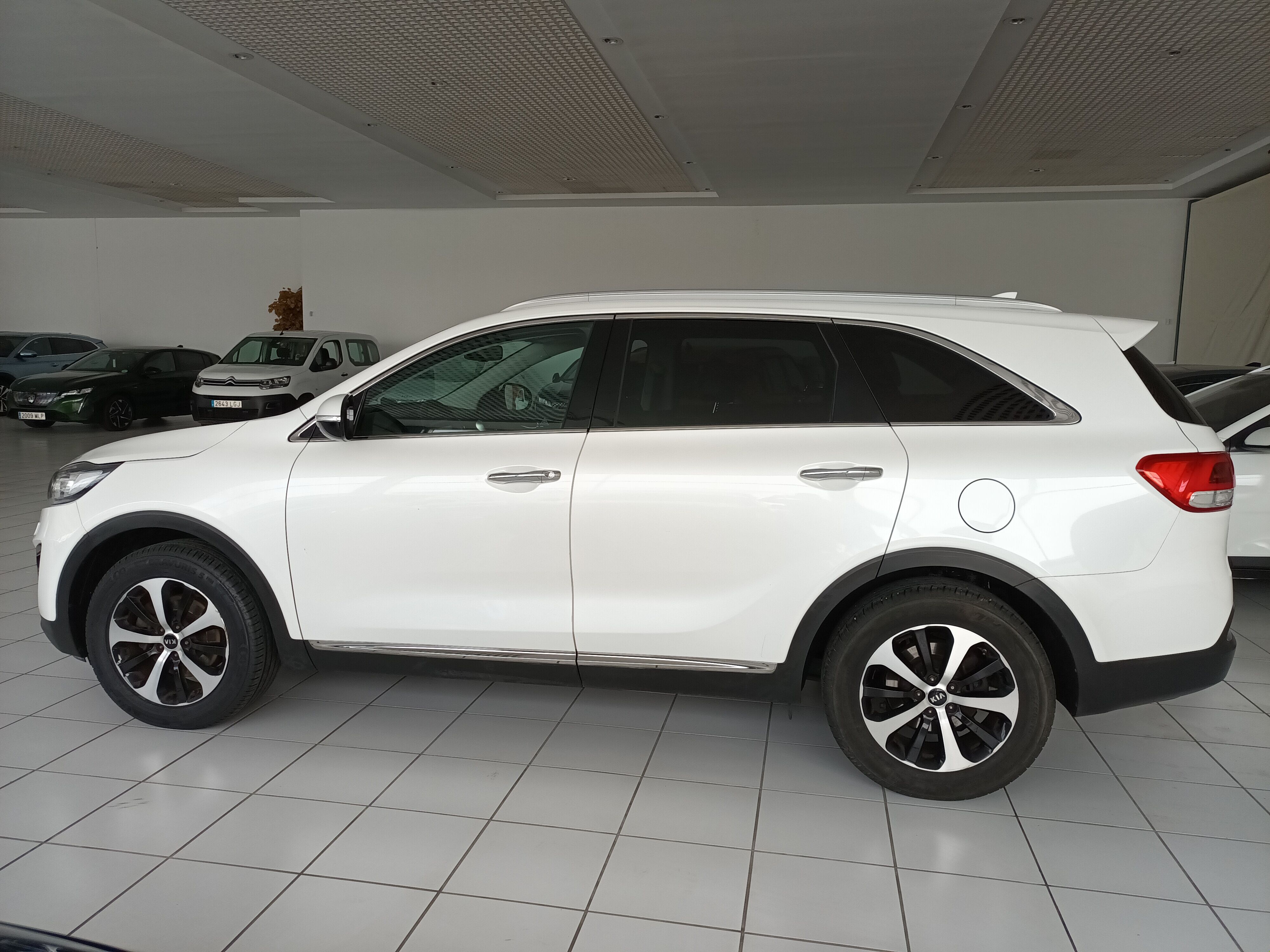 KIA Sorento (2.2 CRDI DRIVE 2WD 5P 7 Plazas) en Badajoz