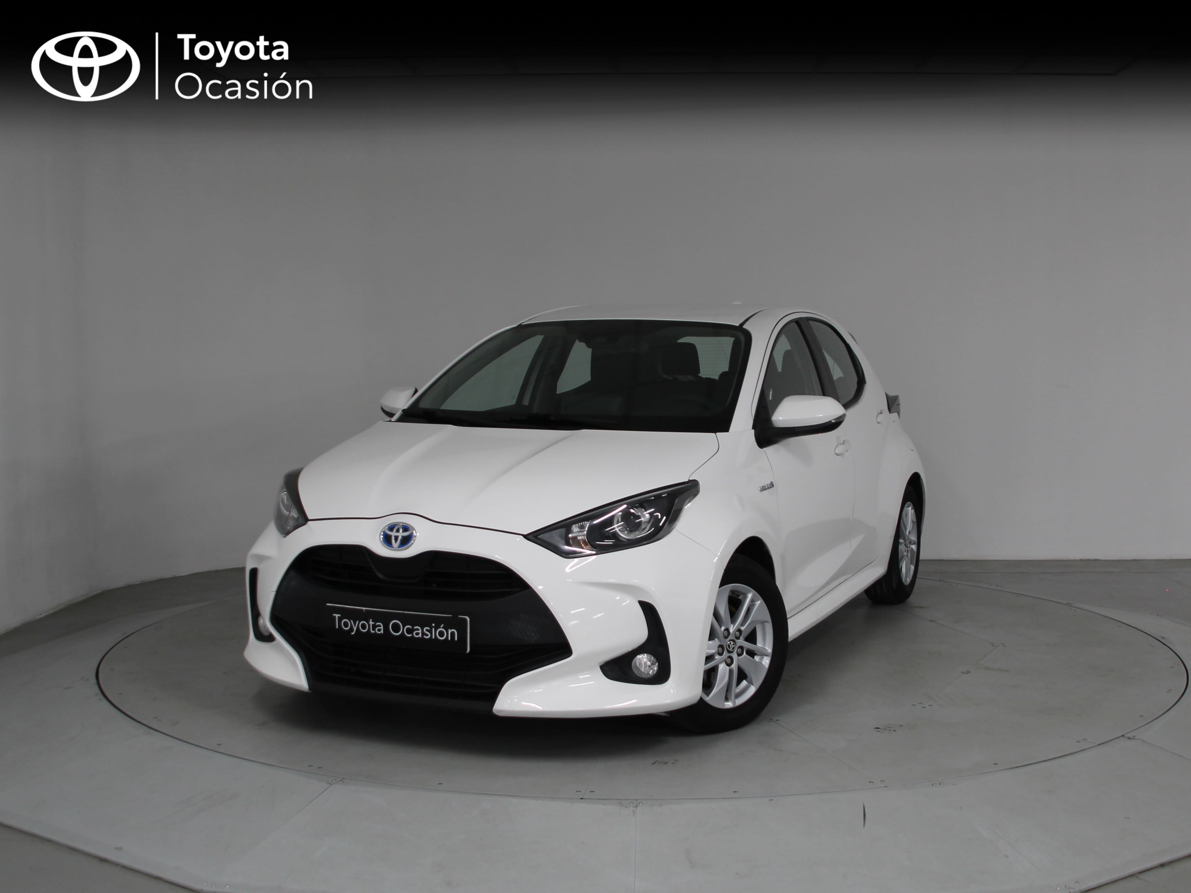 TOYOTA Yaris (1.5 120H Business Plus) en Barcelona