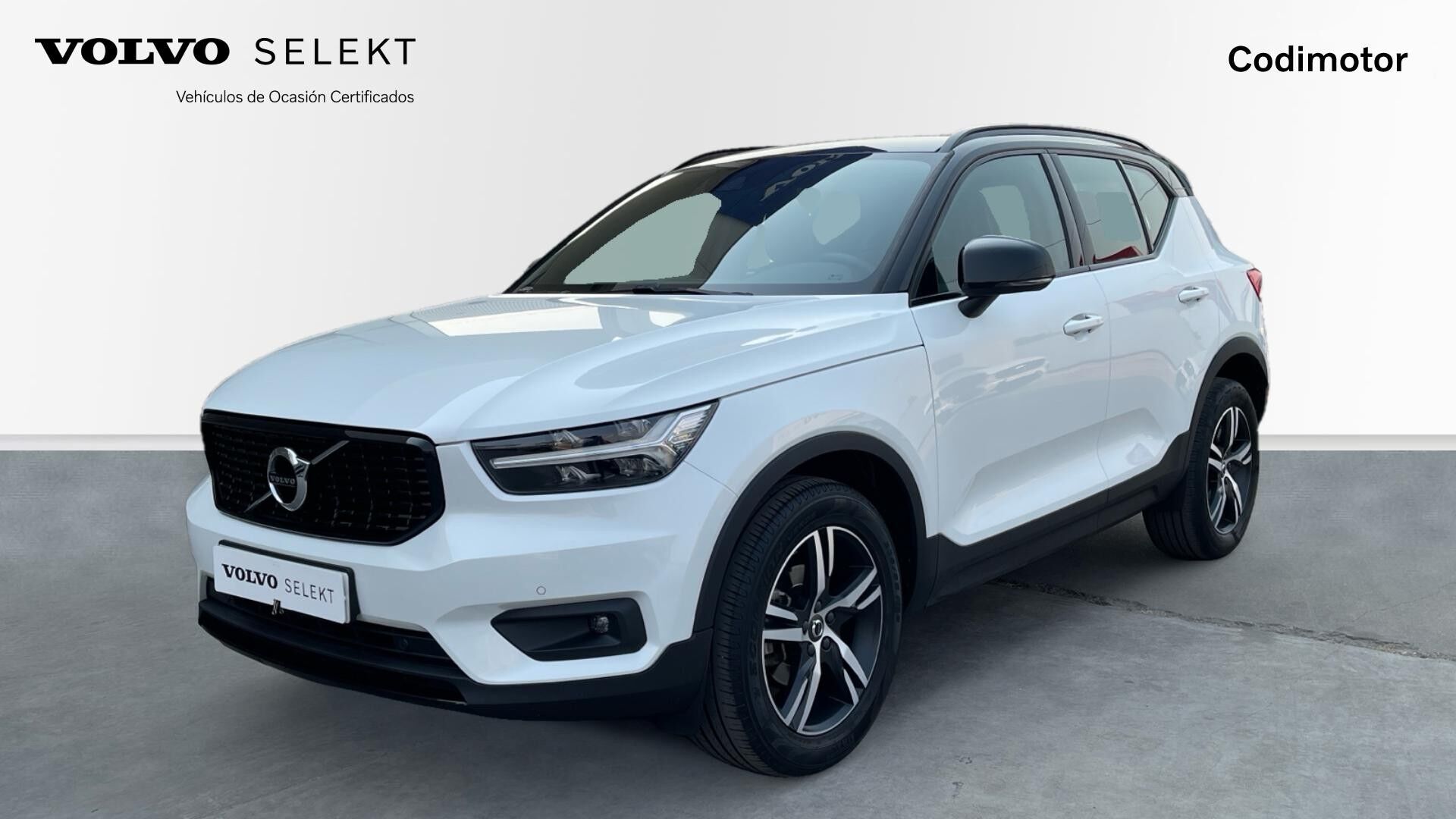 VOLVO XC40 (XC40 T2 R-DESIGN AUTO) en Sevilla