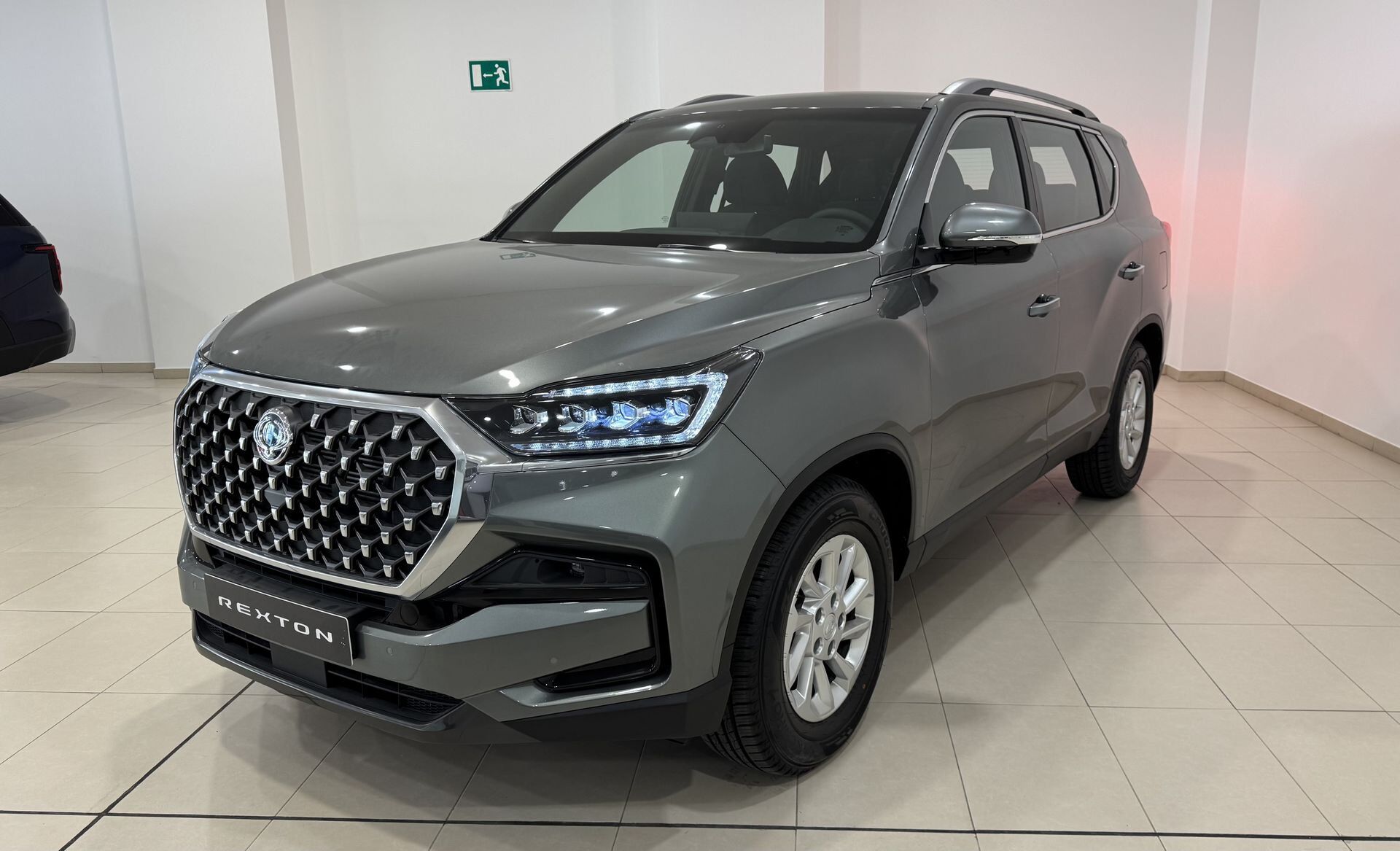 SSANGYONG KGM Rexton (D22DTR 4x4 GSR Auto Pro) en Barcelona