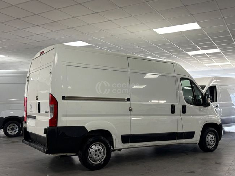 Foto del PEUGEOT Boxer Furgón 2.2BlueHDI 333 L2H2 S&S 120