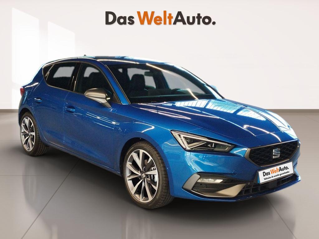 SEAT León (1.5 TSI S&S FR 25 Aniversario 85 kW (116 CV)) en Barcelona