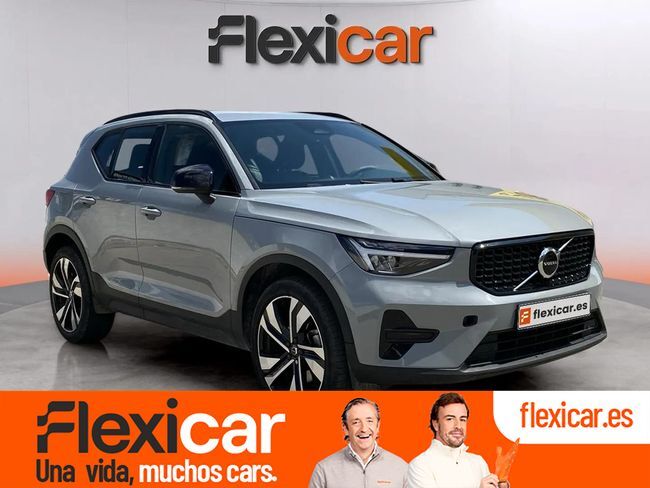 VOLVO XC40 (2.0 B3 G Plus Dark Auto) en Girona
