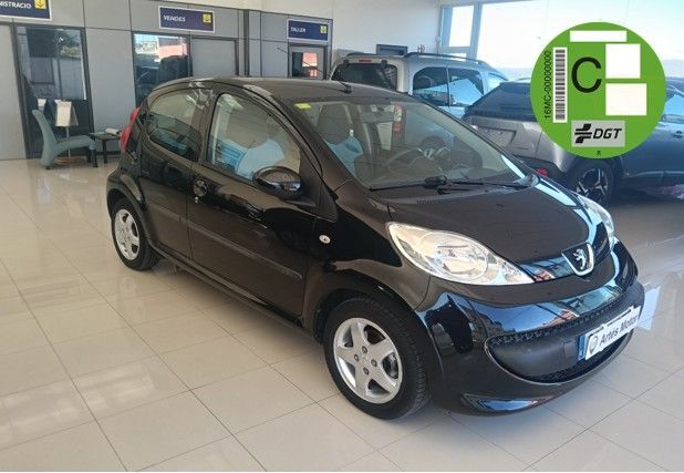 Foto del PEUGEOT 107 1.0i Urban Move 2