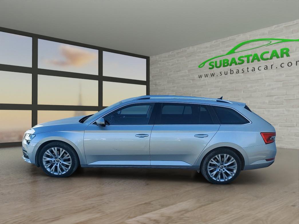 SKODA Superb (SuperB Combi 2.0 TDI 110kW (150CV) DSG Style) en Madrid