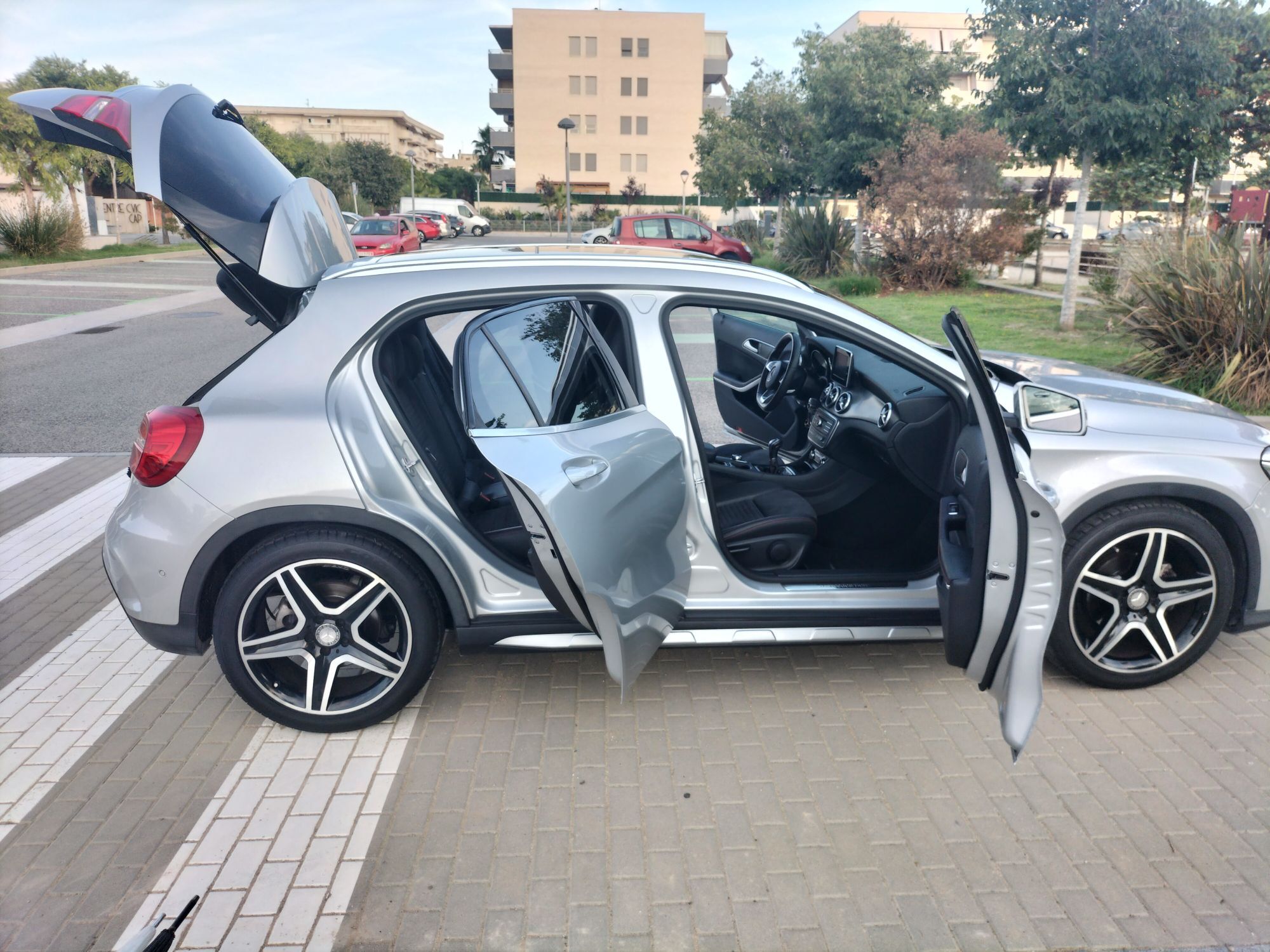 Foto del MERCEDES Clase GLA GLA 200d AMG Line