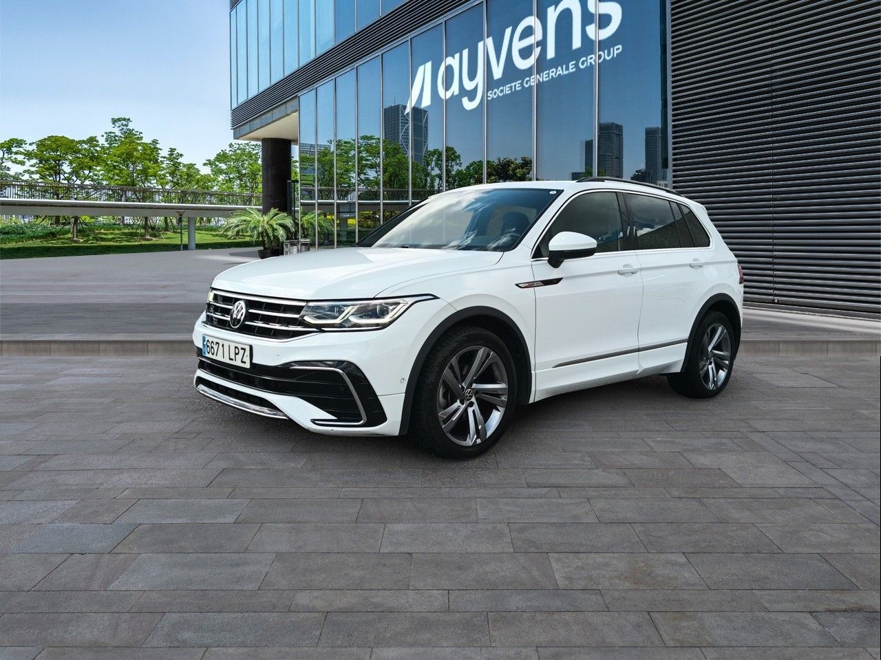 VOLKSWAGEN Tiguan (R-Line 2.0 TDI 110 kW (150 CV) DSG) en Madrid