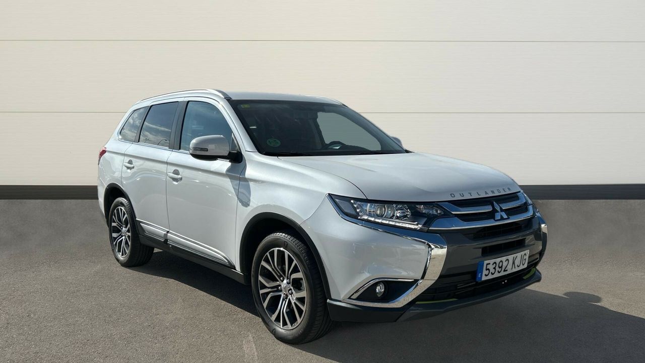 MITSUBISHI Outlander (2.3 220 DI-D MOTION 2WD 5STR 150 5P) en Madrid