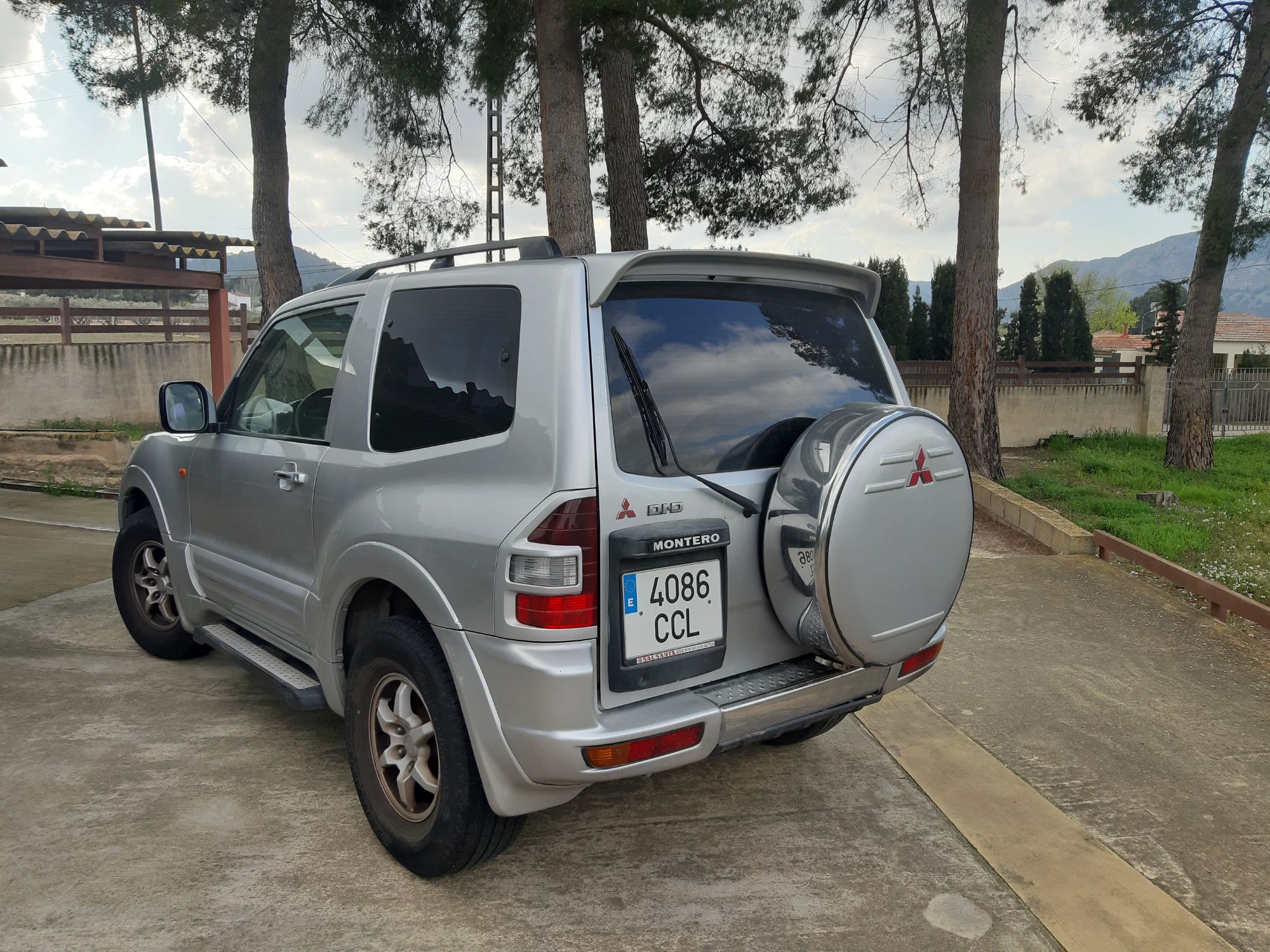 Foto del MITSUBISHI Montero 3.2 DI-D GLS AT