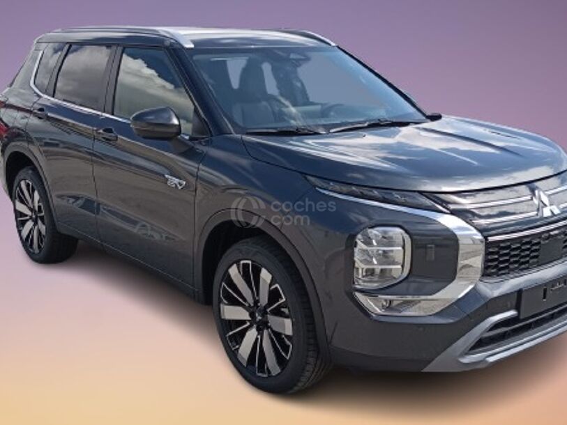 Foto del MITSUBISHI Outlander PHEV Kaiteki+ 4WD