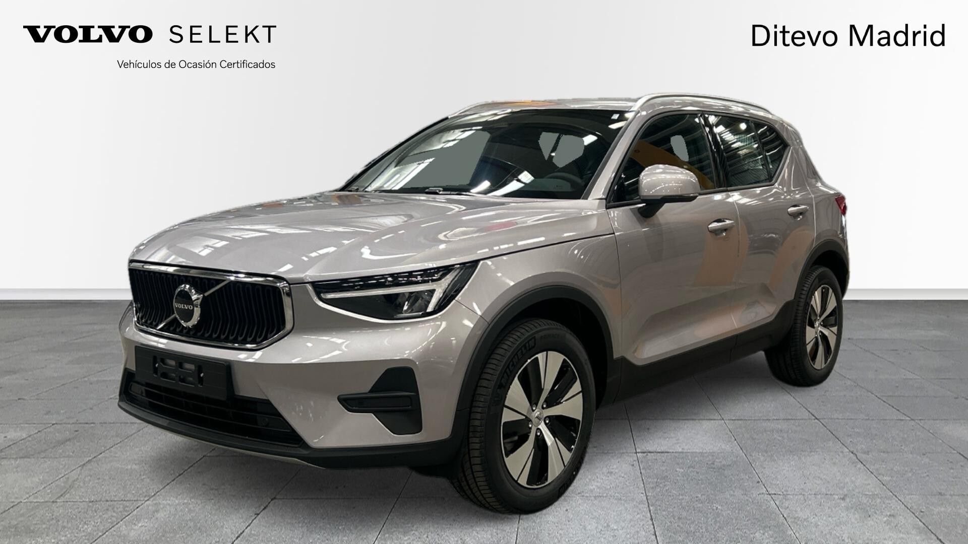 VOLVO XC40 (B3 G Core Auto 120 kW (163 CV)) en Madrid