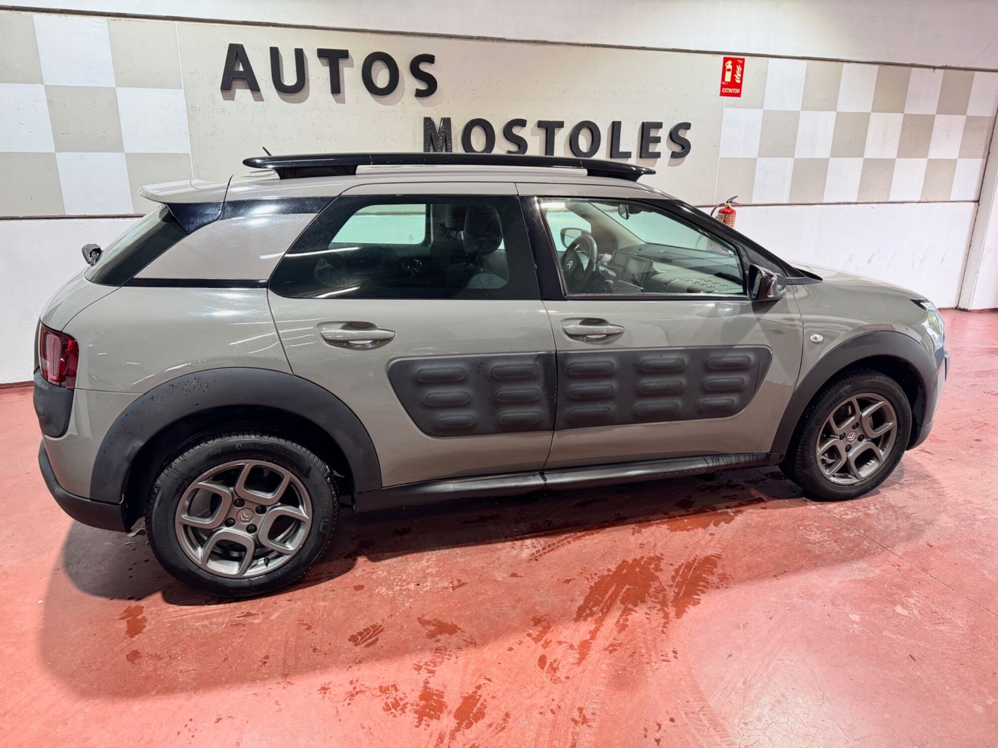 Foto del CITROEN C4 Cactus 1.6 BlueHDi S&S Shine 100