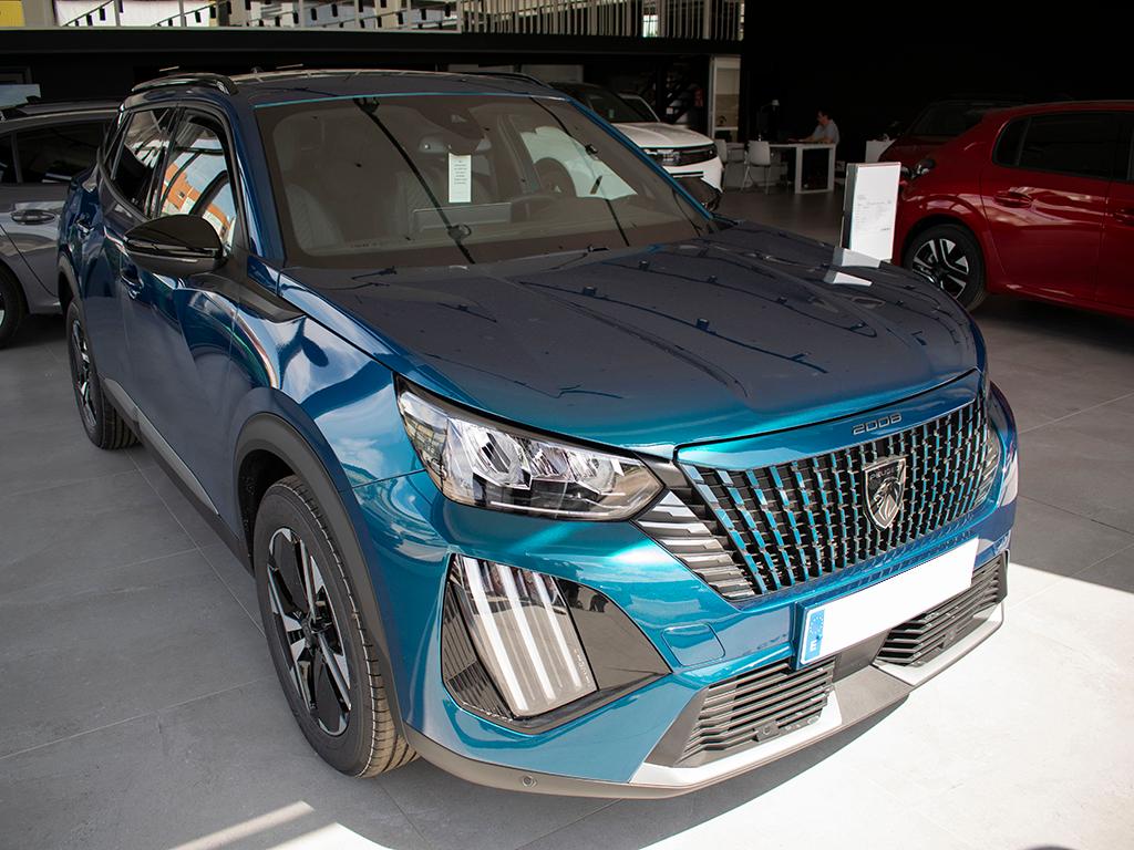 PEUGEOT 2008 (1.2 GASOLINA 100 S&S ALLURE 5P) en Badajoz
