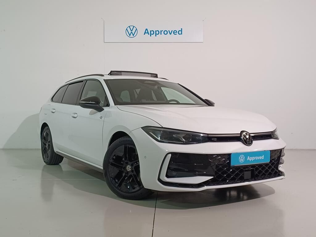 VOLKSWAGEN Passat (R-Line 1.5 eTSI 110 kW (150 CV) DSG) en Barcelona