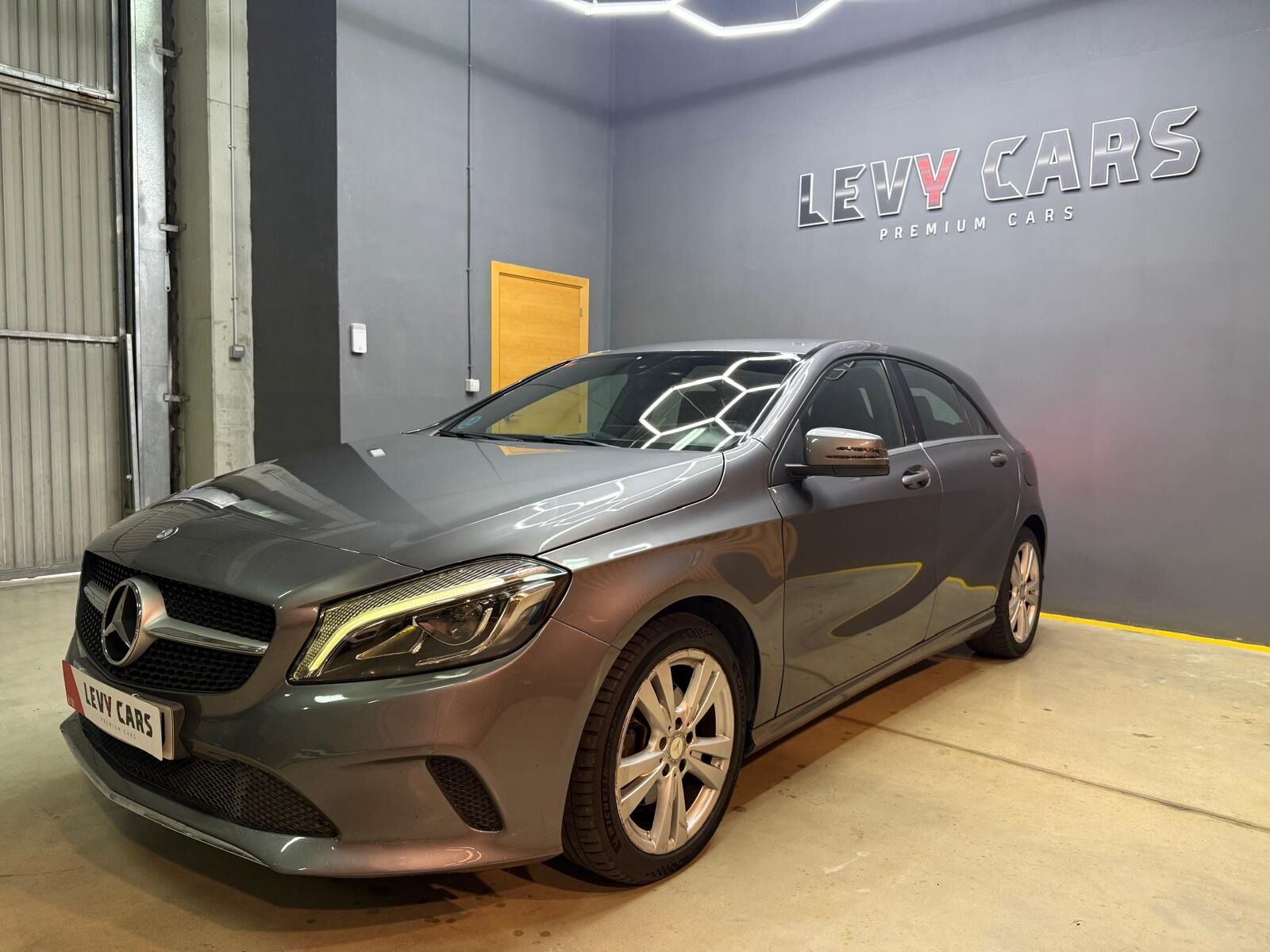 MERCEDES Clase A (A 200 d Urban) en Valencia