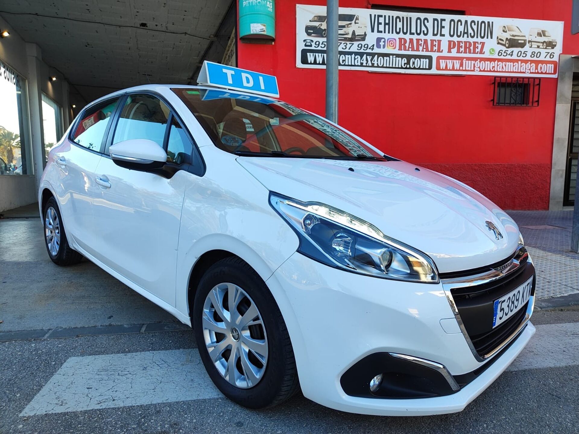 Imagen de PEUGEOT 208