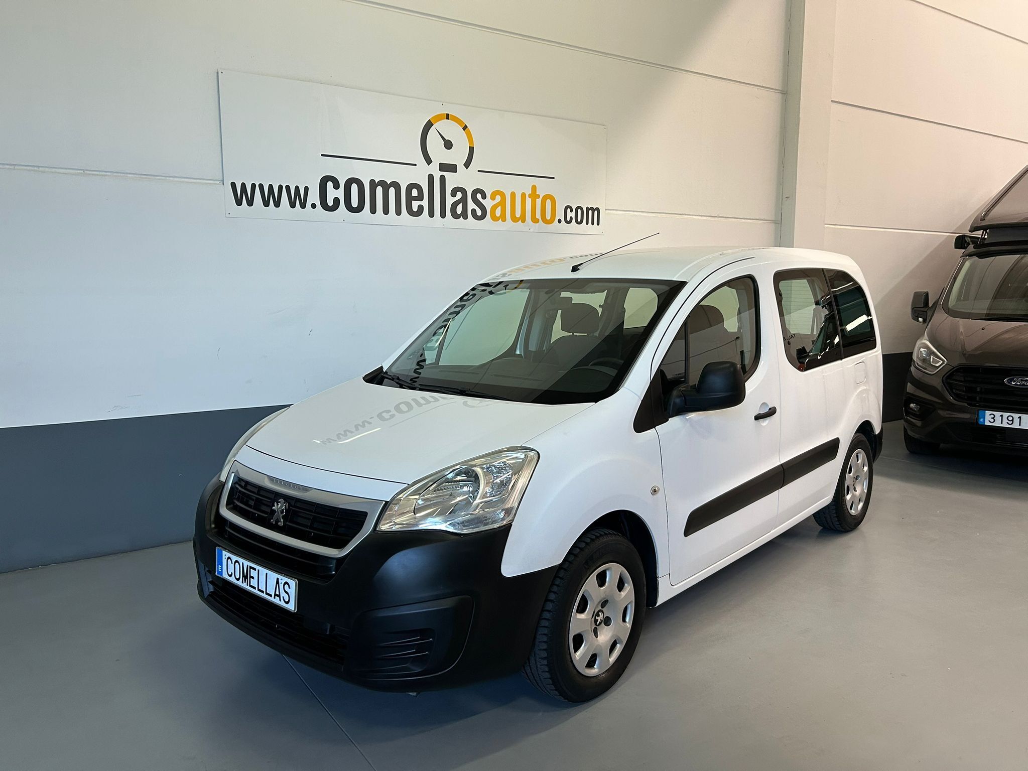 PEUGEOT Partner (TEPEE Access 1.6 BlueHDi 55KW (75CV)) en Barcelona