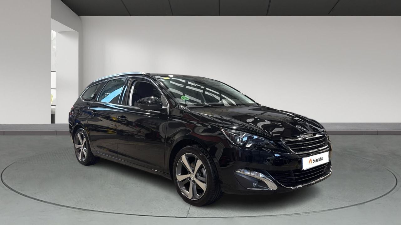 Foto del PEUGEOT 308 SW 1.2 e-THP PureTech Allure 130