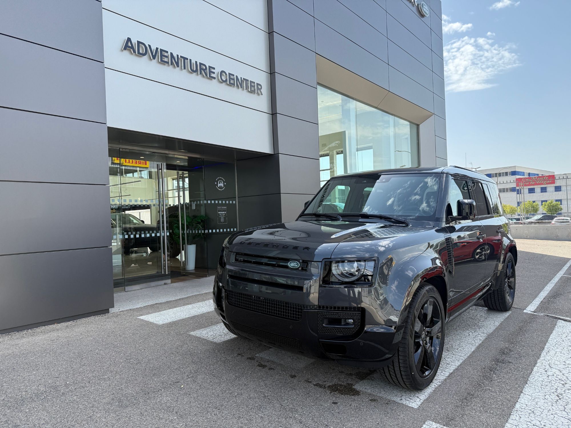 LAND ROVER Defender (110 3.0D l6 MHEV X-Dynamic HSE AWD Aut. 300) en Madrid
