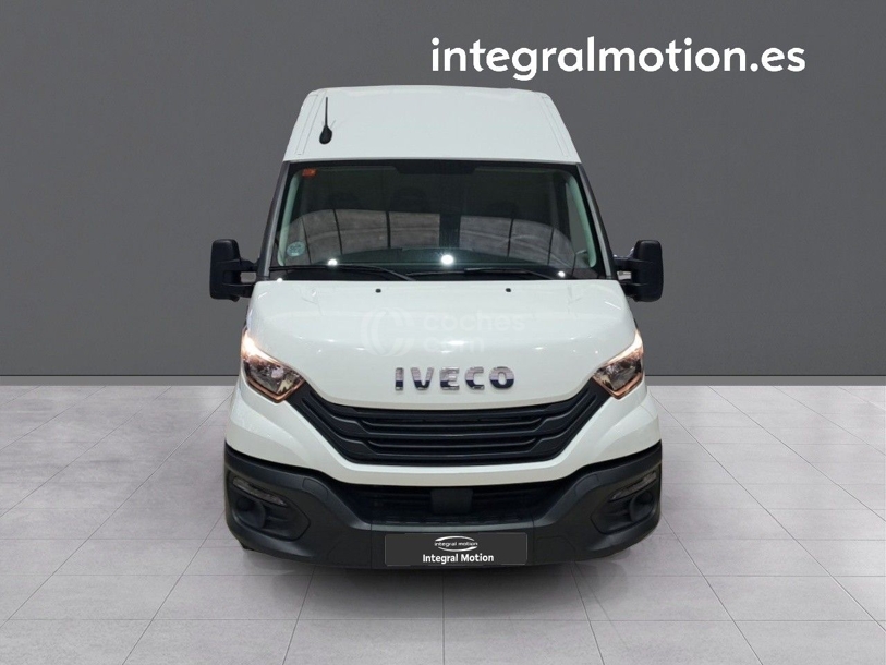 Foto del IVECO Daily Furgón 35C16 V 4100L H2 17.5 156