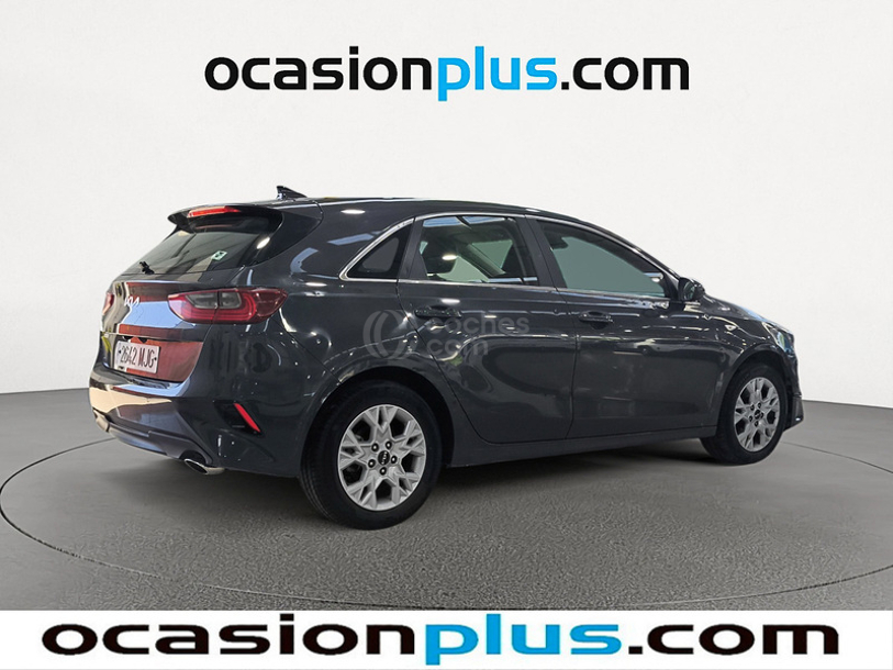 Foto del KIA Ceed 1.6 MHEV iMT Drive 136