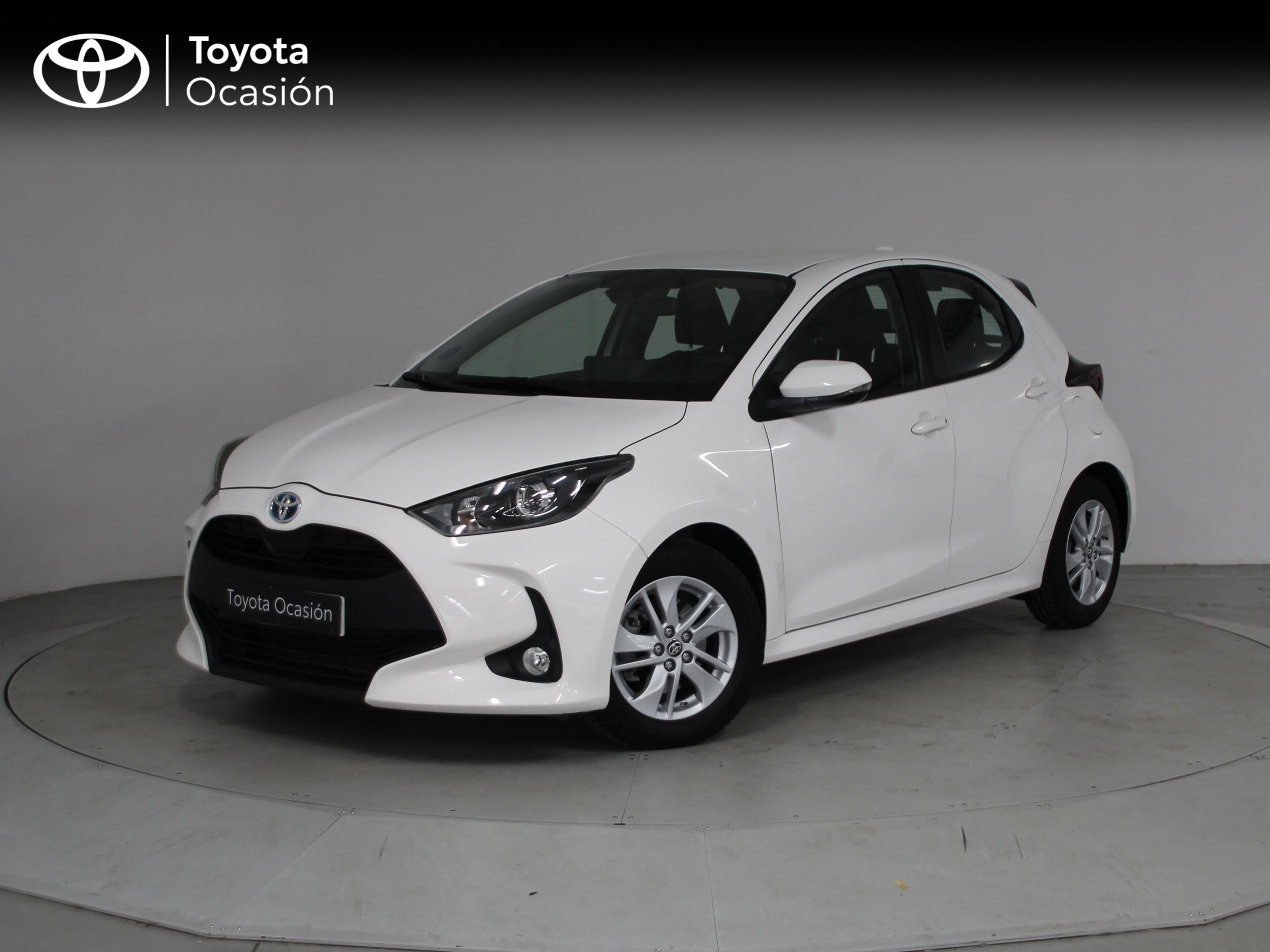 TOYOTA Yaris (1.5 120H Business Plus) en Barcelona