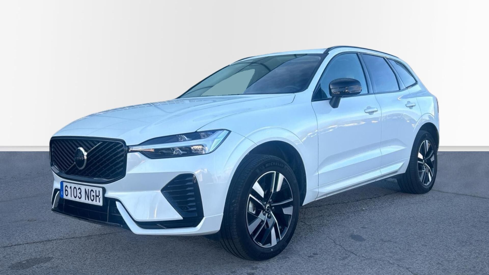 VOLVO XC60 (B5 G Plus Dark AWD Auto 184 kW (250 CV)) en Madrid
