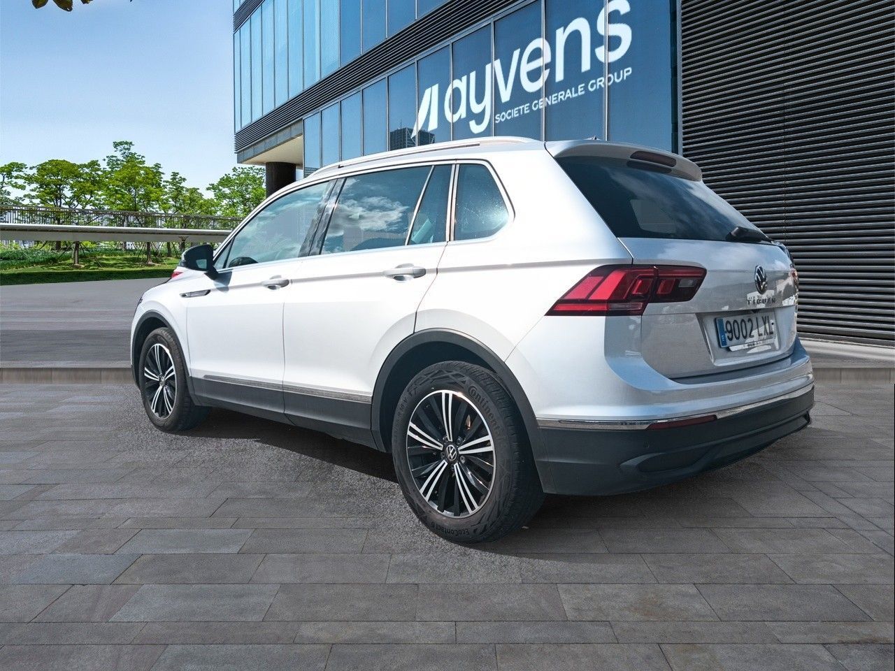 VOLKSWAGEN Tiguan (Life 2.0 TDI 110 kW (150 CV)) en Madrid