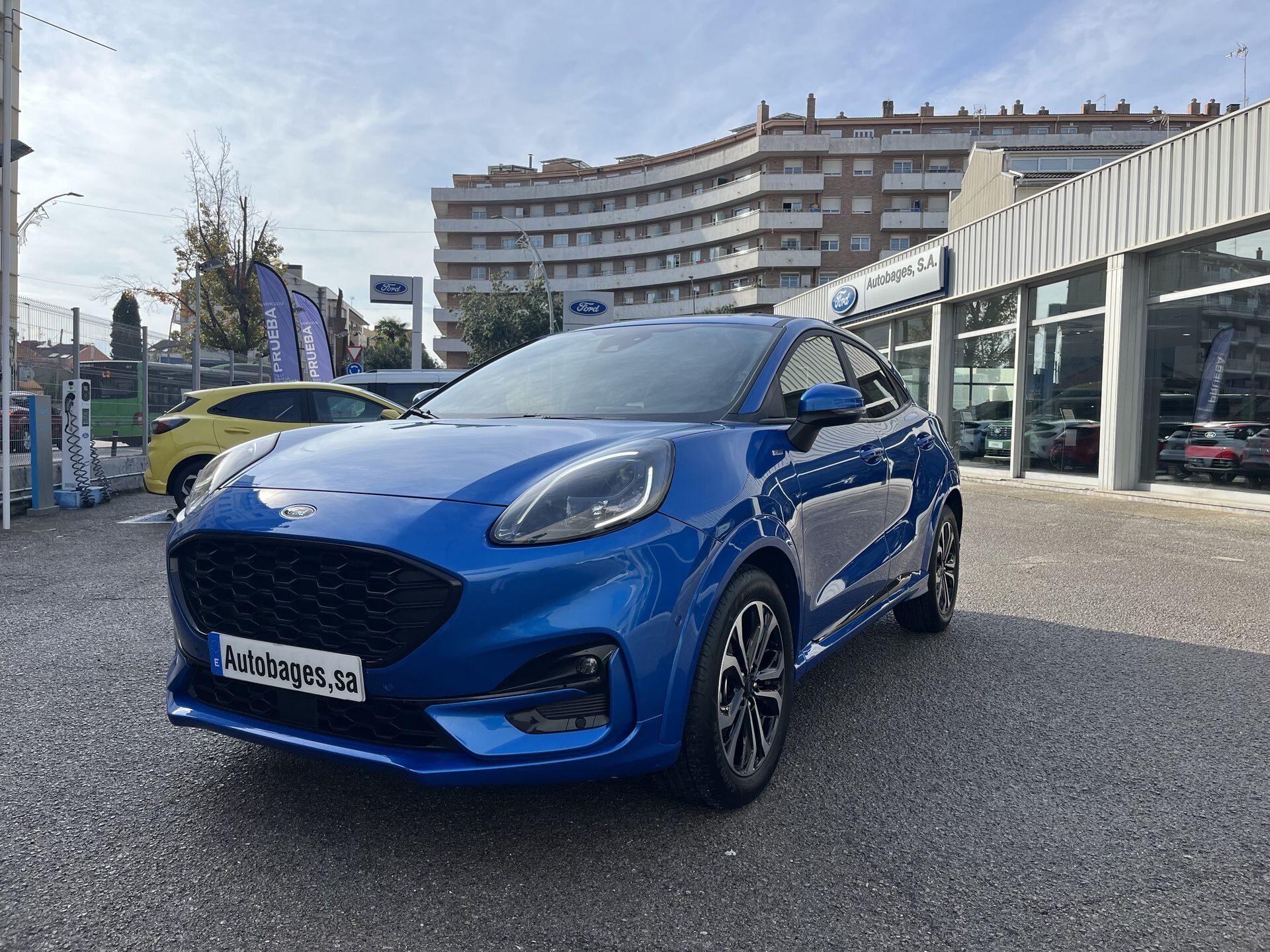 FORD Puma (1.0 EcoBoost MHEV 125cv ST-Line) en Barcelona