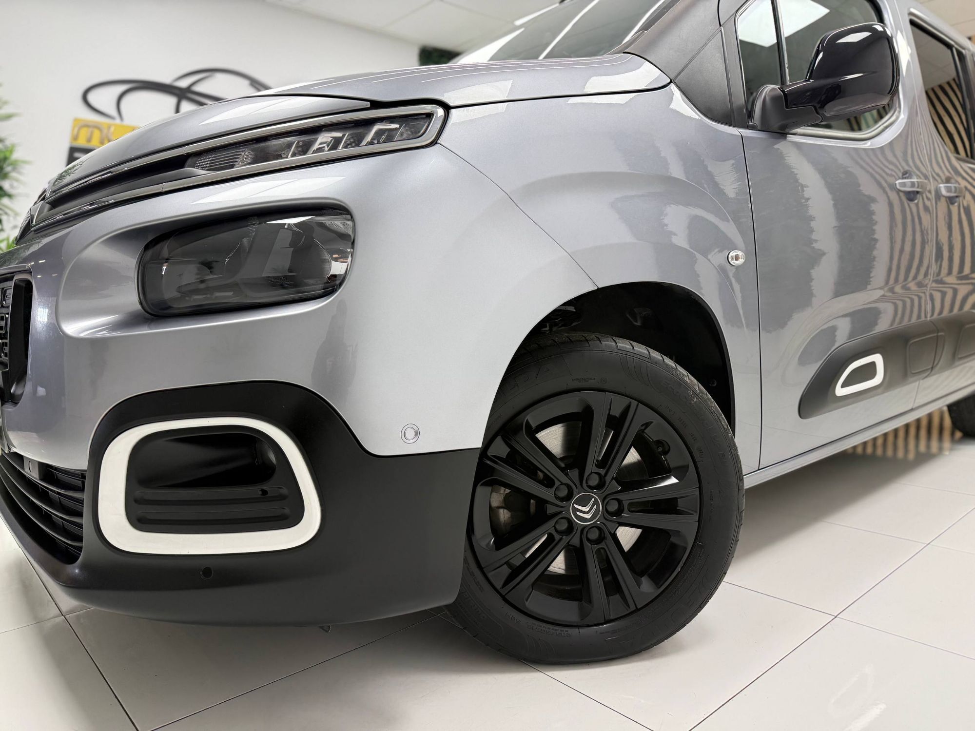 Foto del CITROEN Berlingo Combi BlueHDi S&S Talla M Shine Business 130