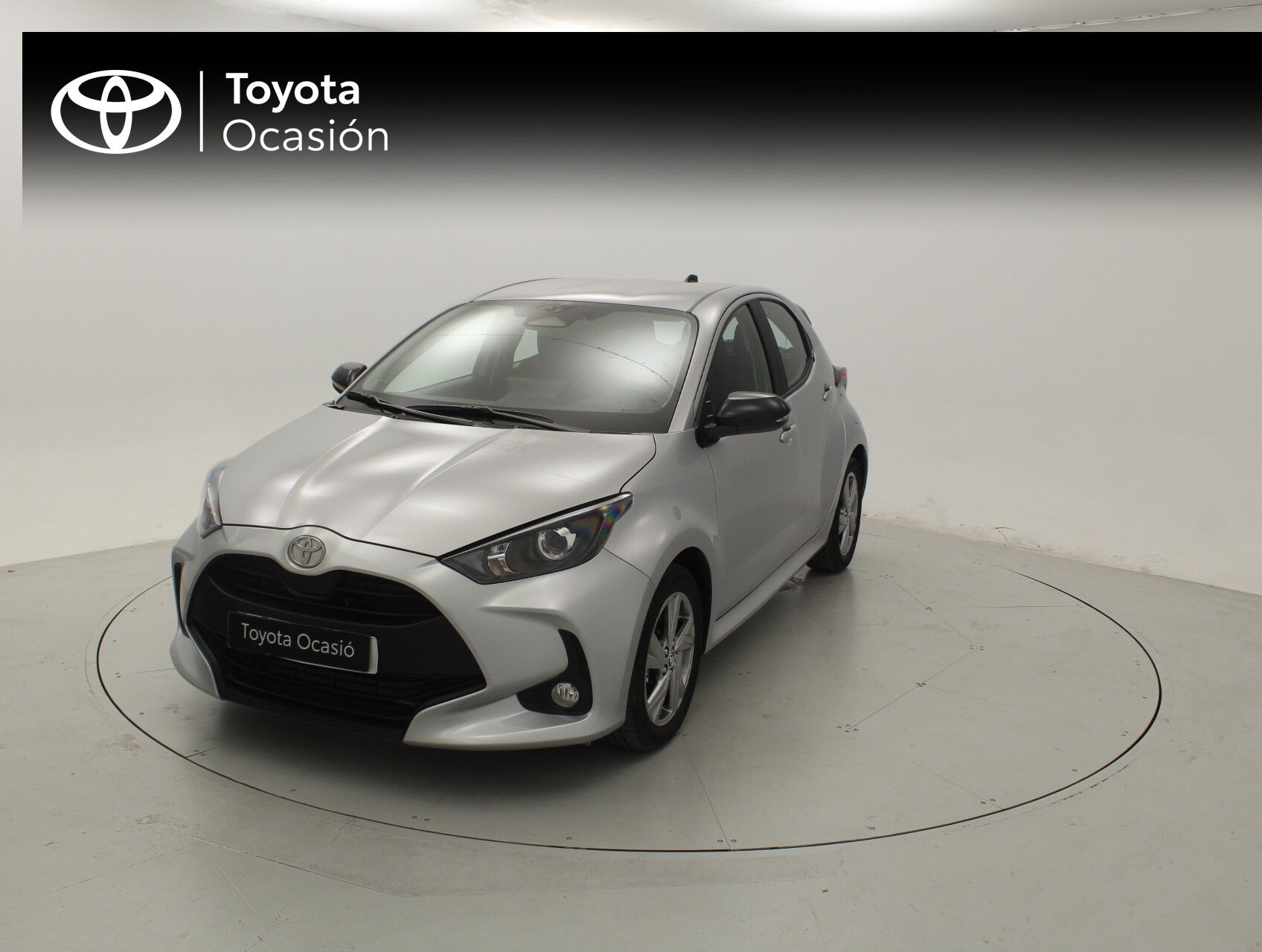 TOYOTA Yaris (Berlina 1.5 VVT-I HEV ACTIVE PLUS 116 5P) en Barcelona
