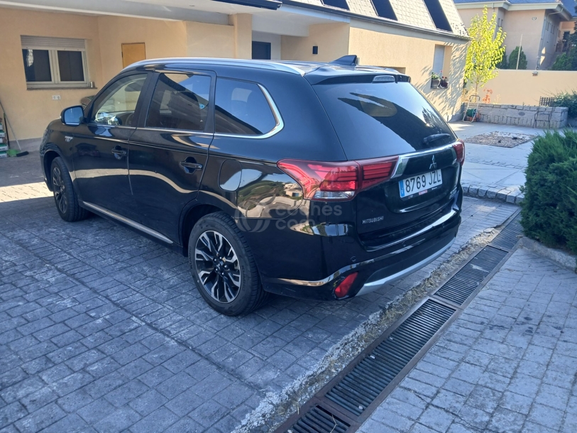 Foto del MITSUBISHI Outlander PHEV Kaiteki 4WD