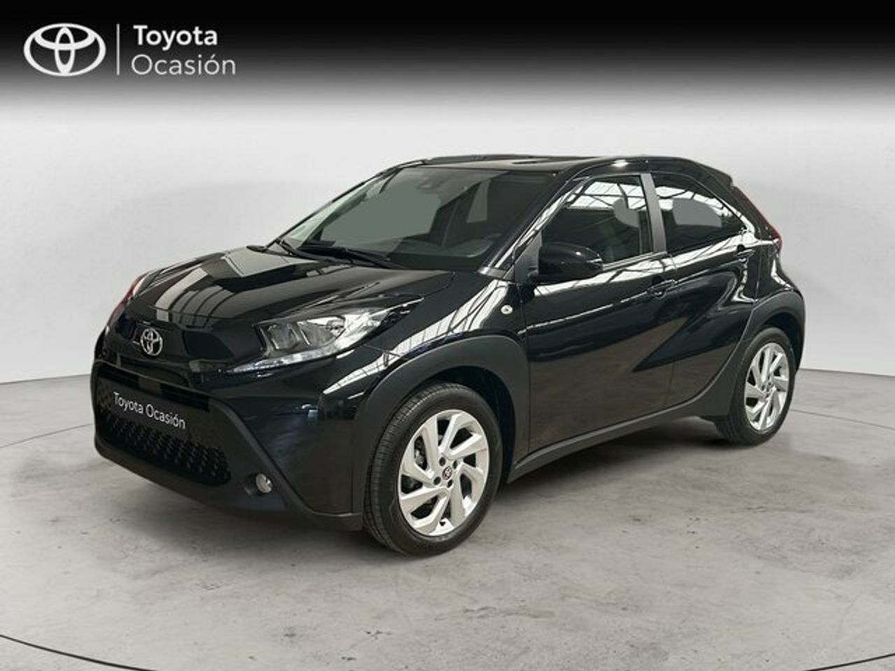 TOYOTA Aygo X Cross (5 Puertas Play 70 Automático (e-CVT)) en Valencia