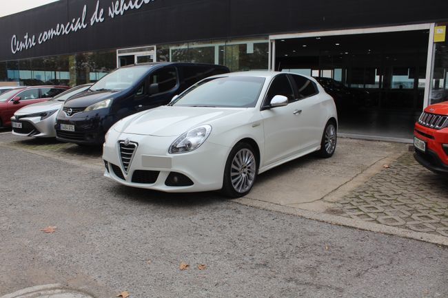 ALFA ROMEO Giulietta (1.6 JTDm 105cv Distinctive) en Madrid