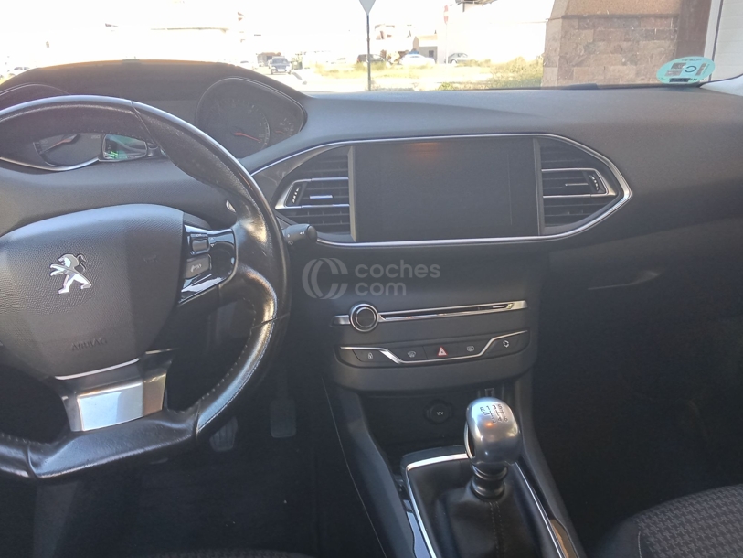 Foto del PEUGEOT 308 1.6BlueHDi S&S Allure EAT6 120