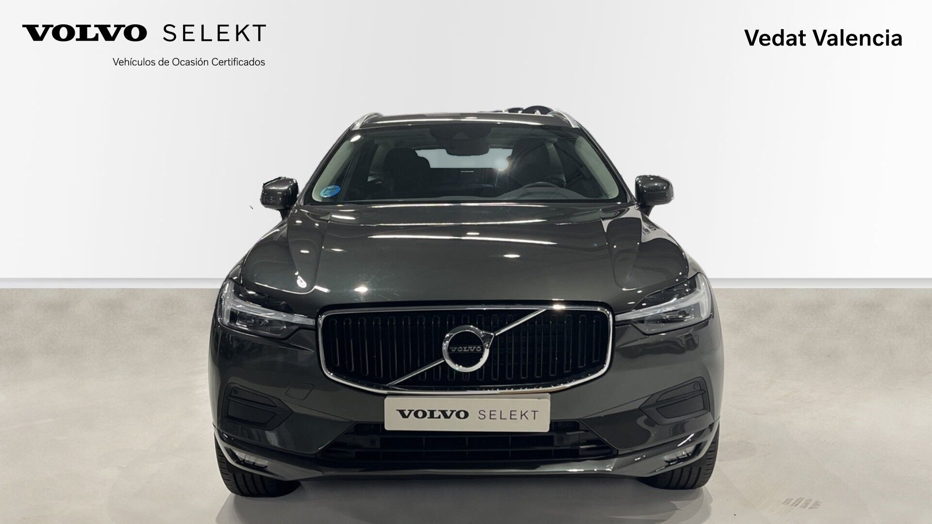 Foto del VOLVO XC60 B4 Momentum Pro FWD Aut.