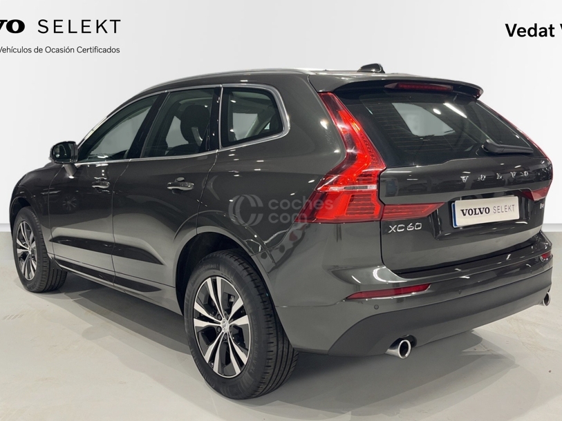 Foto del VOLVO XC60 B4 Momentum Pro FWD Aut.