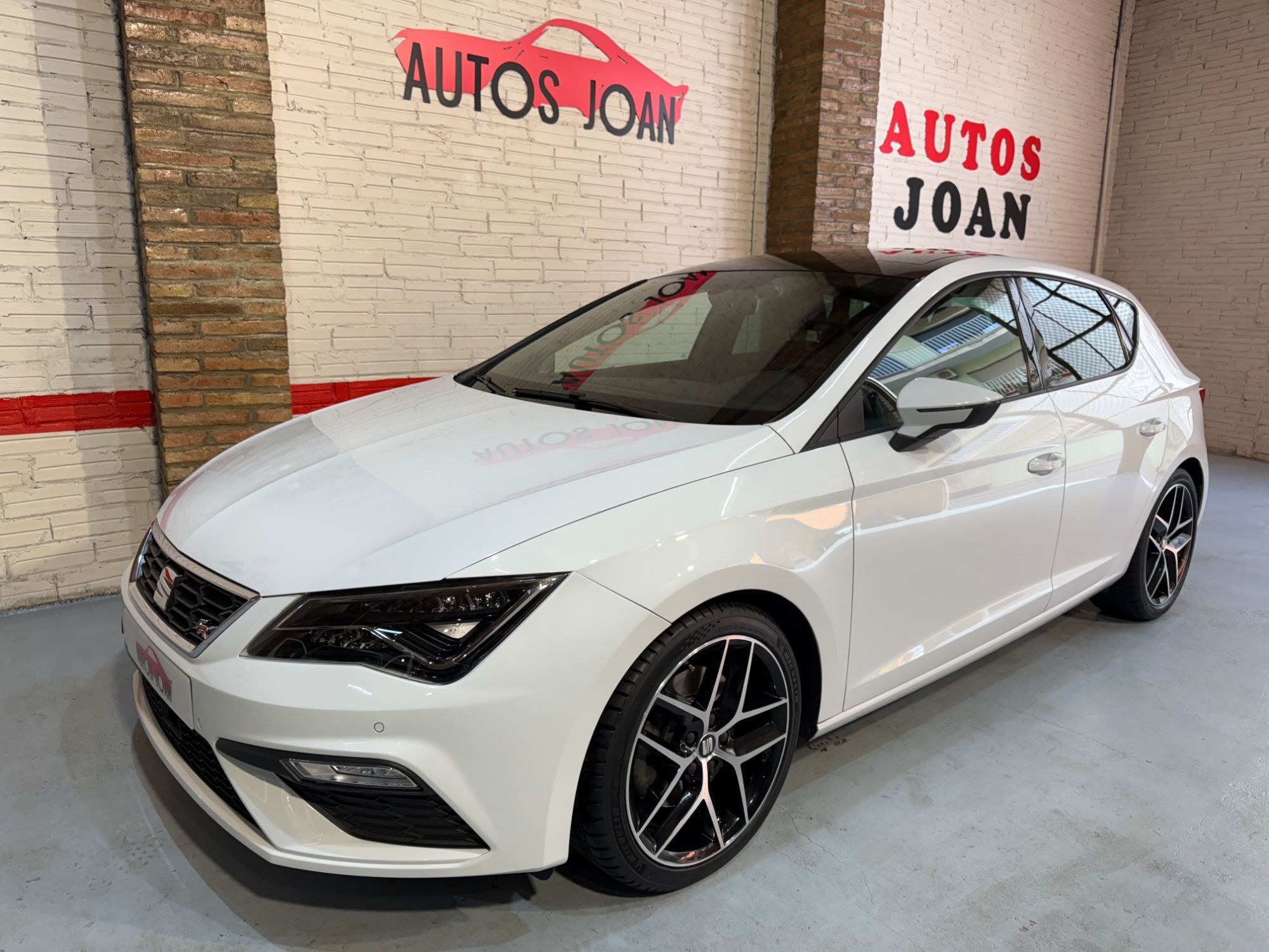 SEAT León (2.0 EcoTSI S&S DSG7 FR 190) en Barcelona