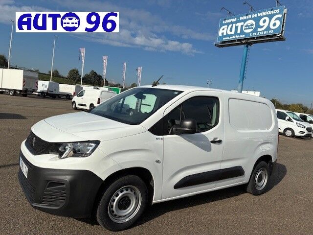 PEUGEOT Partner (1.5 BLUEHDI STANDARD 100 PREMIUM FURGON) en Barcelona