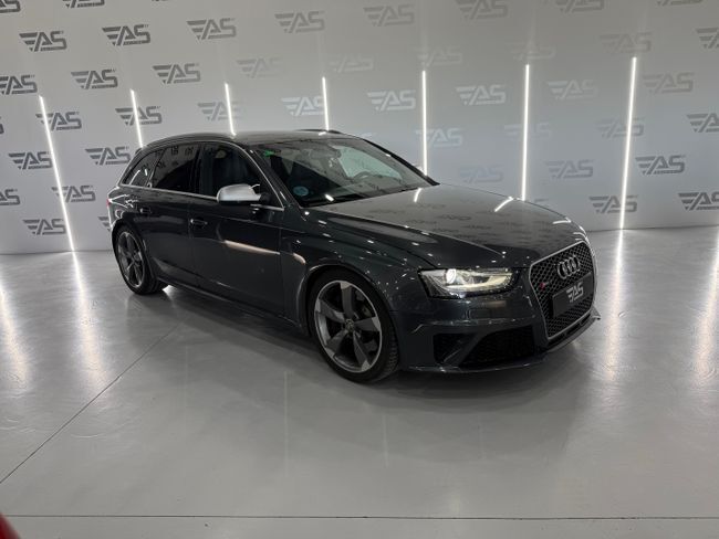 Foto del AUDI A4 RS 4 Avant 4.2 TFSI quattro S-Tronic