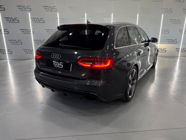 Foto del AUDI A4 RS 4 Avant 4.2 TFSI quattro S-Tronic