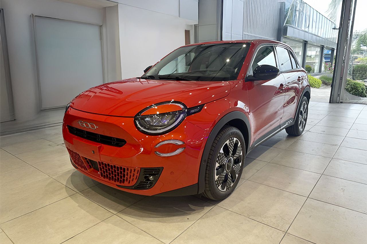 FIAT 600 (BEV LA PRIMA 115KW 156 5P) en Cantabria