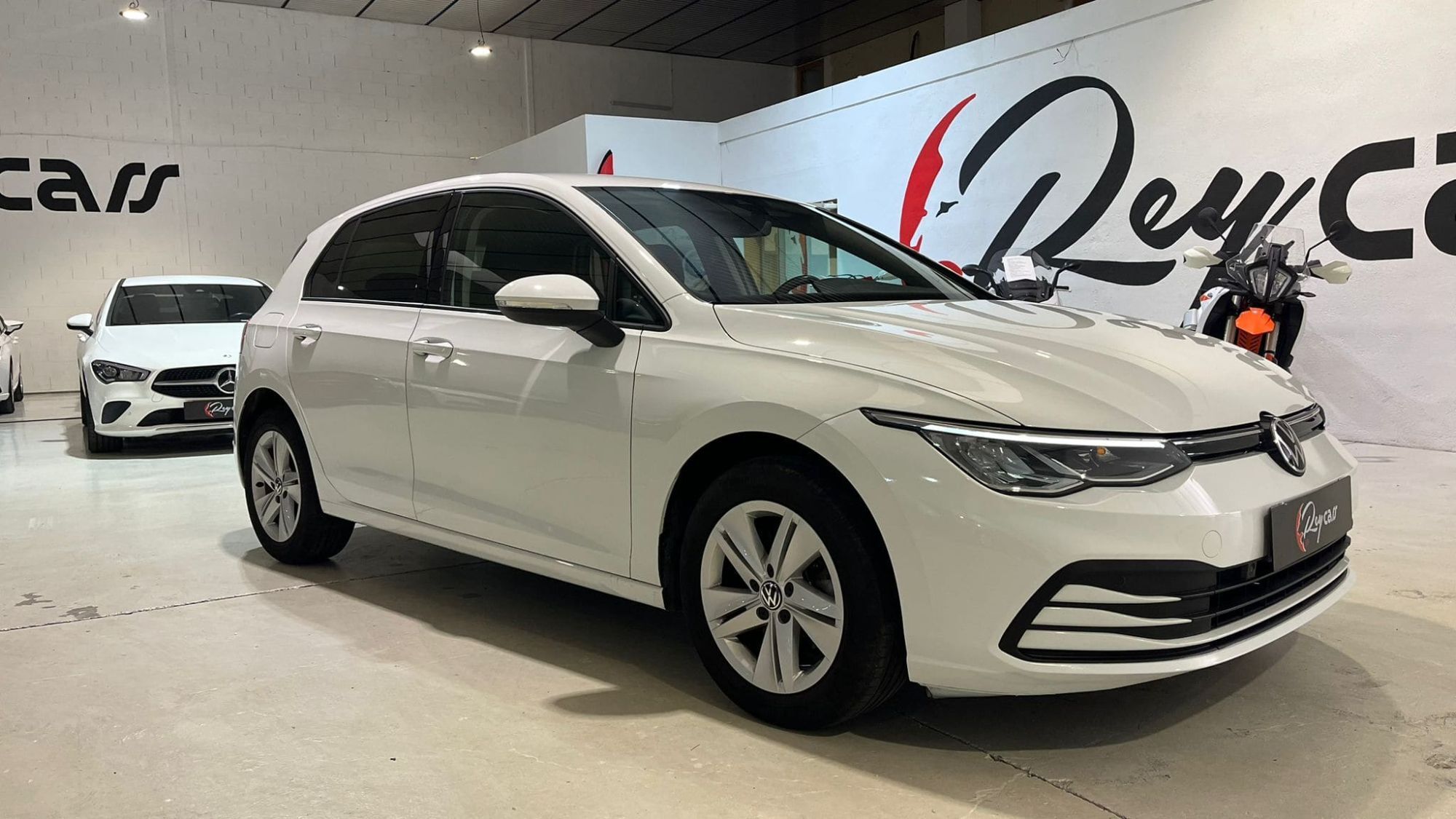 Foto del VOLKSWAGEN Golf 1.0 eTSI Life DSG 81kW