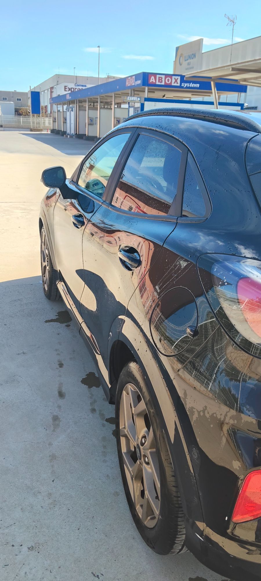 Foto del FORD Puma 1.0 EcoBoost MHEV ST-Line X Gold 155