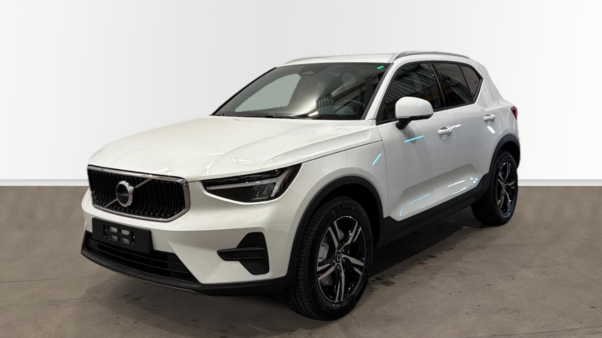VOLVO XC40 (B3 G Core Auto 120 kW (163 CV)) en Madrid